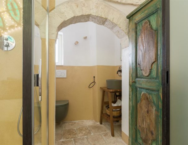 Chianca Antica bathroom